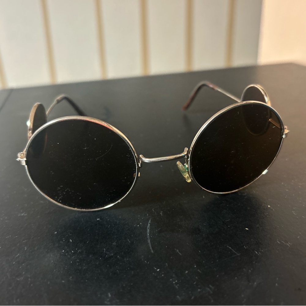 Round Black Sunglasses